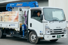 交通法規を遵守した安全輸送を心がけております。